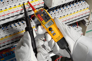 Fluke T130 Two-pole Voltage and Continuity Electrical Tester